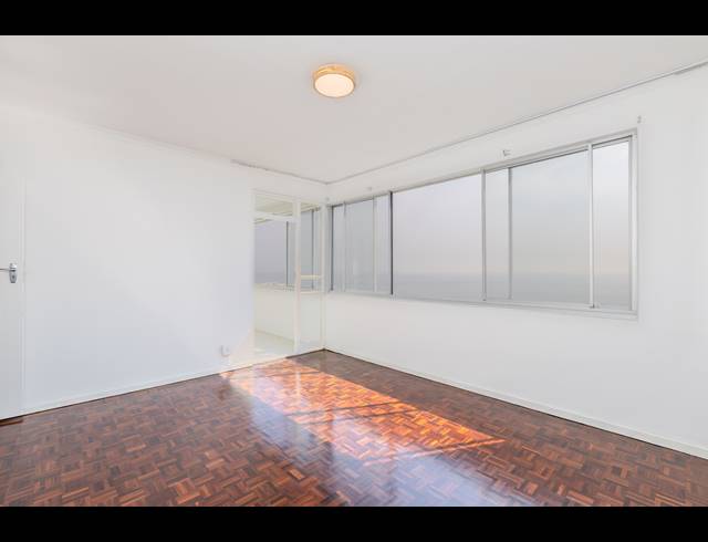 2 BEDROOM APARTMENT TO LET IN MOUILLE POINT